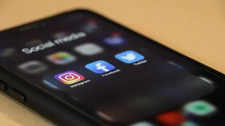 social-media-cancer-2